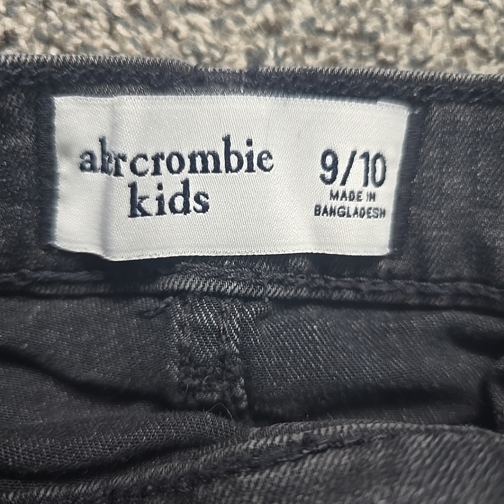 Abercrombie Kids Dark Gray Denim Skirt Button Accent Size 9/10 Girls - Picture 3 of 9